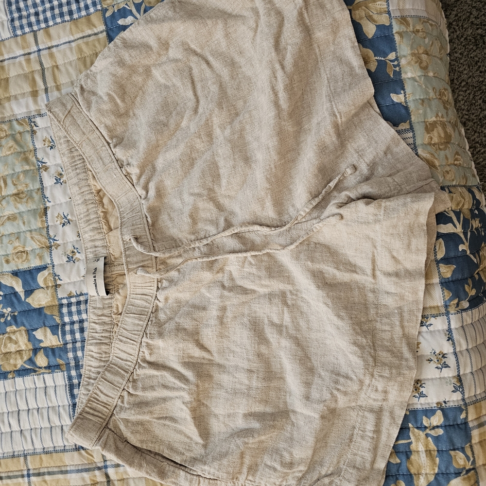 Abercrombie & Fitch Beige Linen Shorts